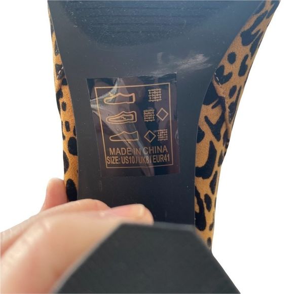 Qupid faux leopard suede ankle booties size 10 - Picture 6 of 6